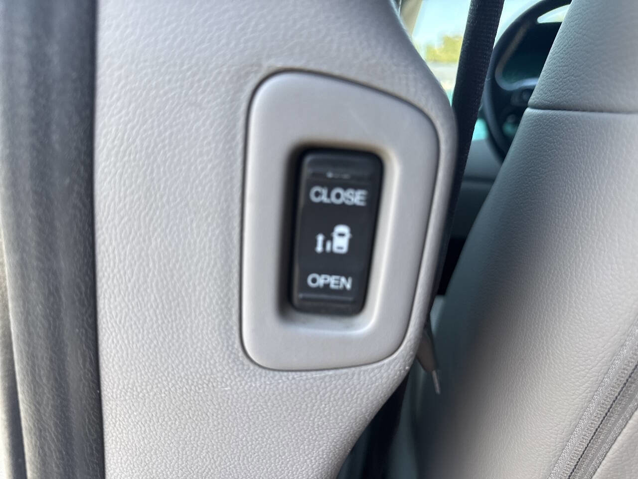 Used 2012 Honda Odyssey EX-L image 25