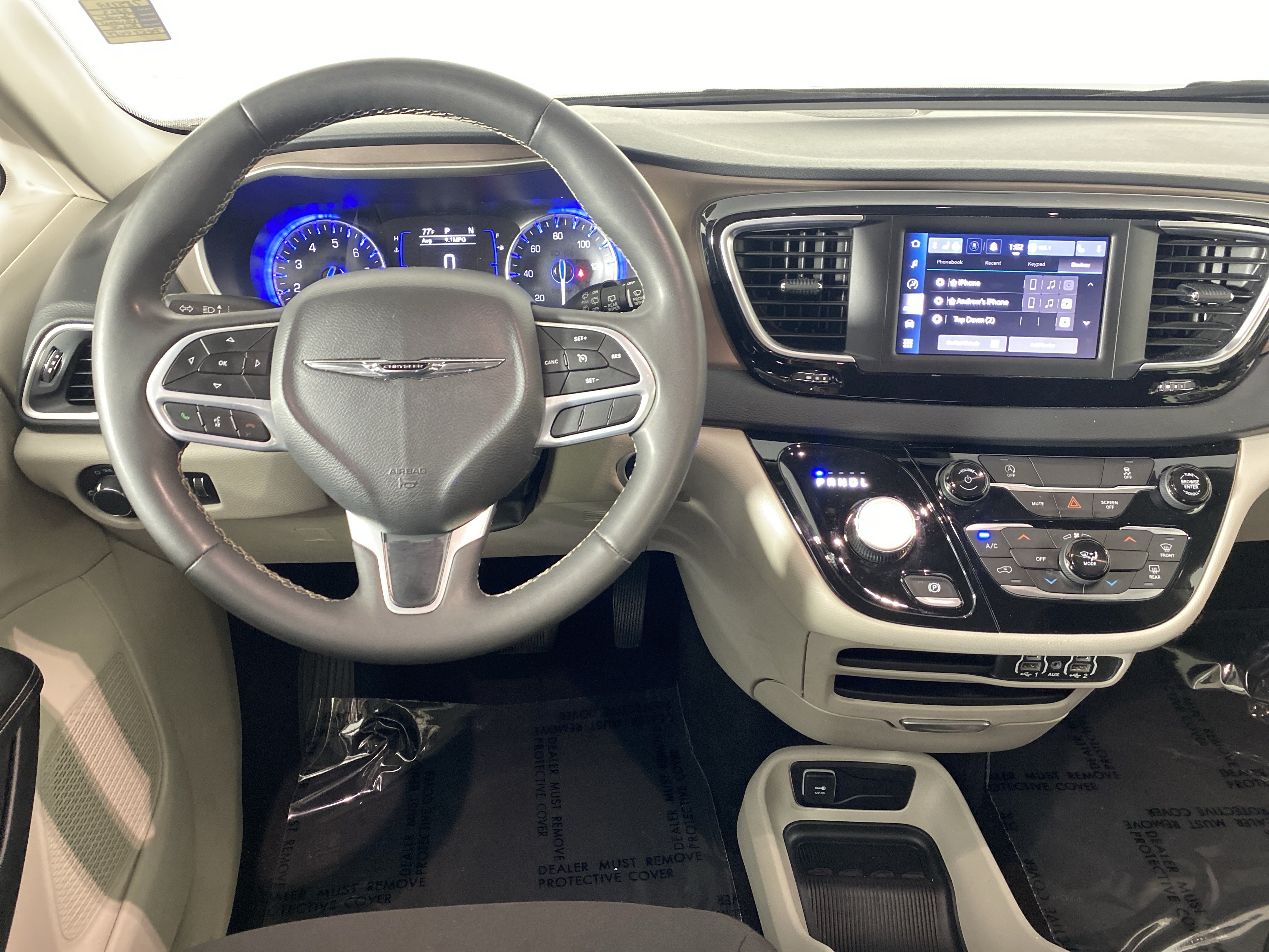 Used 2023 Chrysler Voyager LX FWD image 17