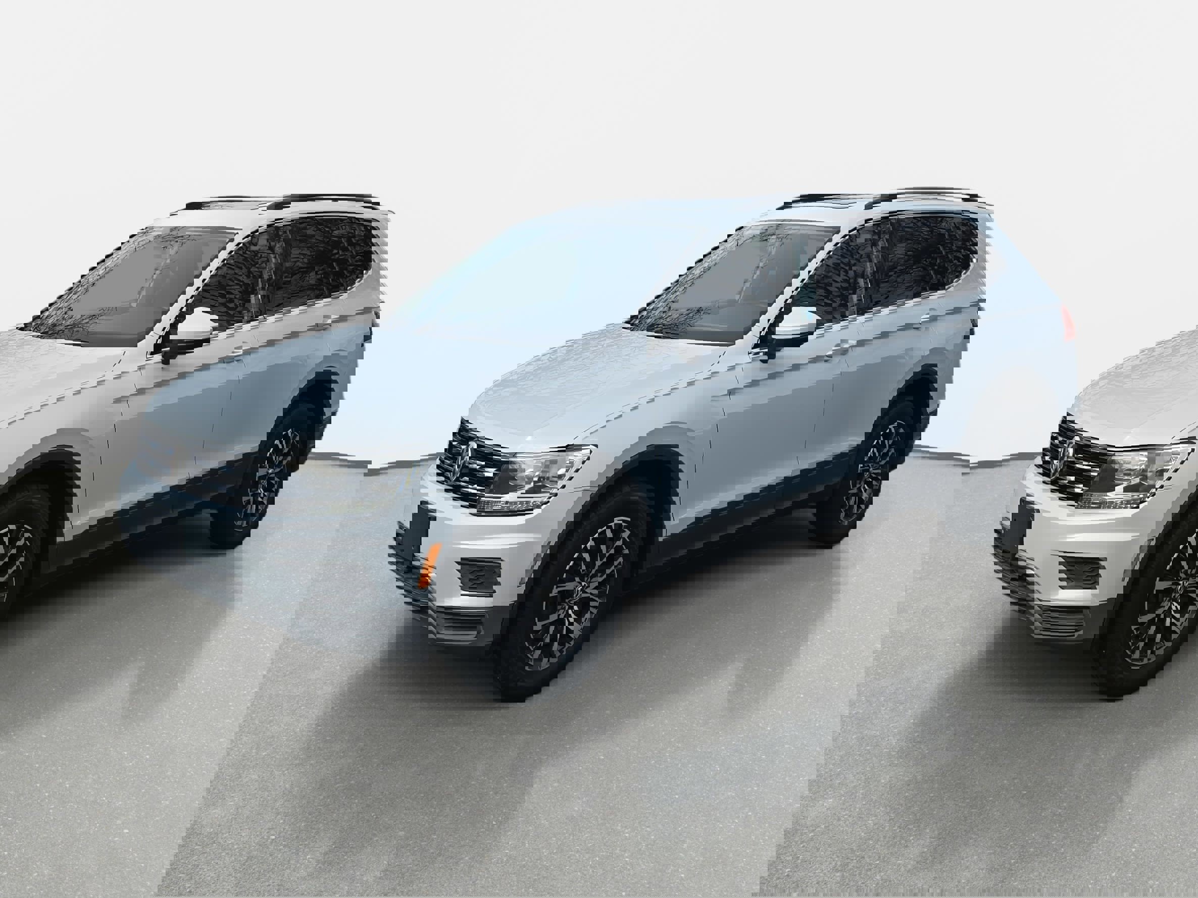 Used 2019 Volkswagen Tiguan SE w/ Panoramic Sunroof Package image 7