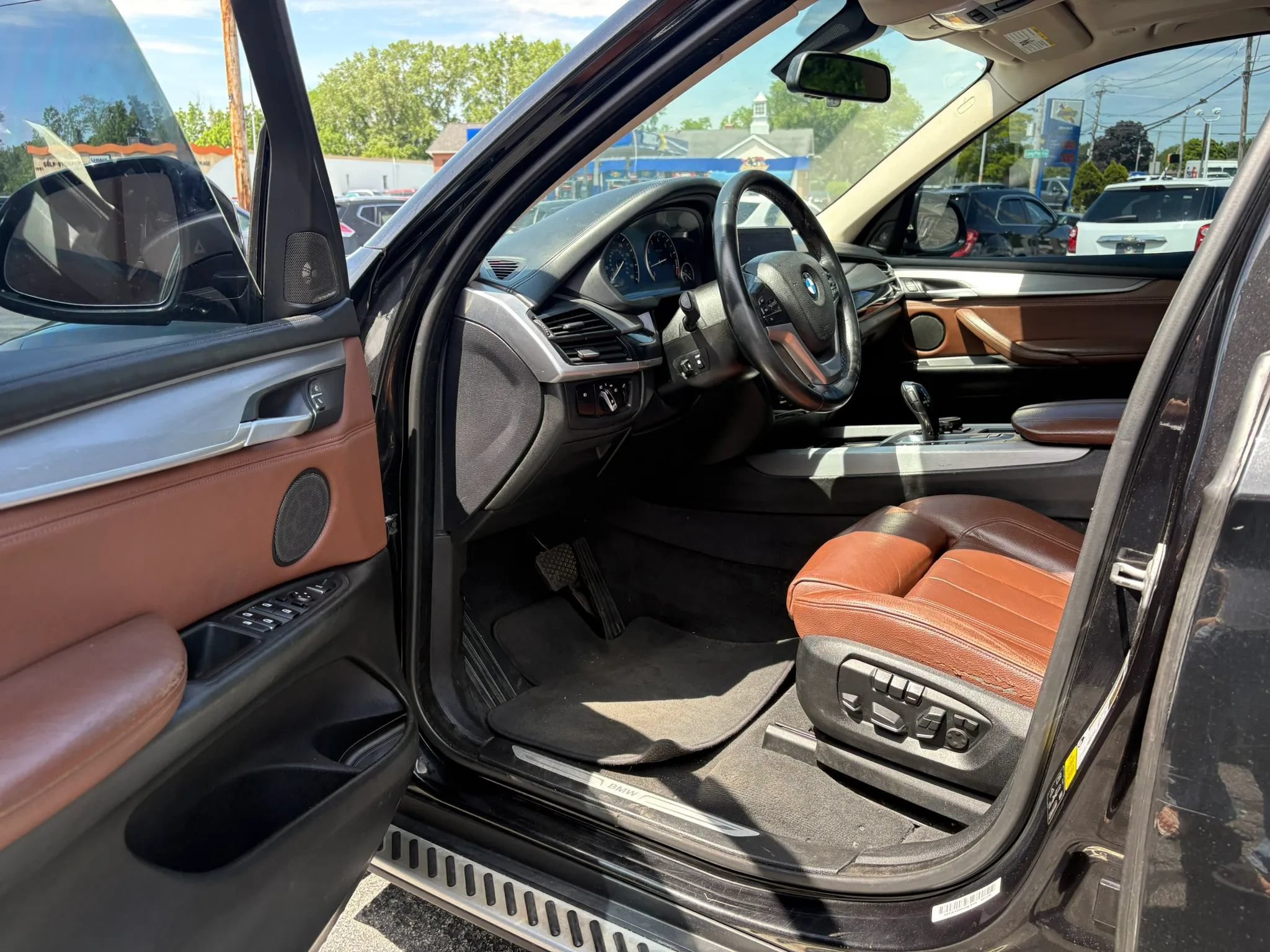 Used 2015 BMW X5 xDrive50i AWD/4WD image 9