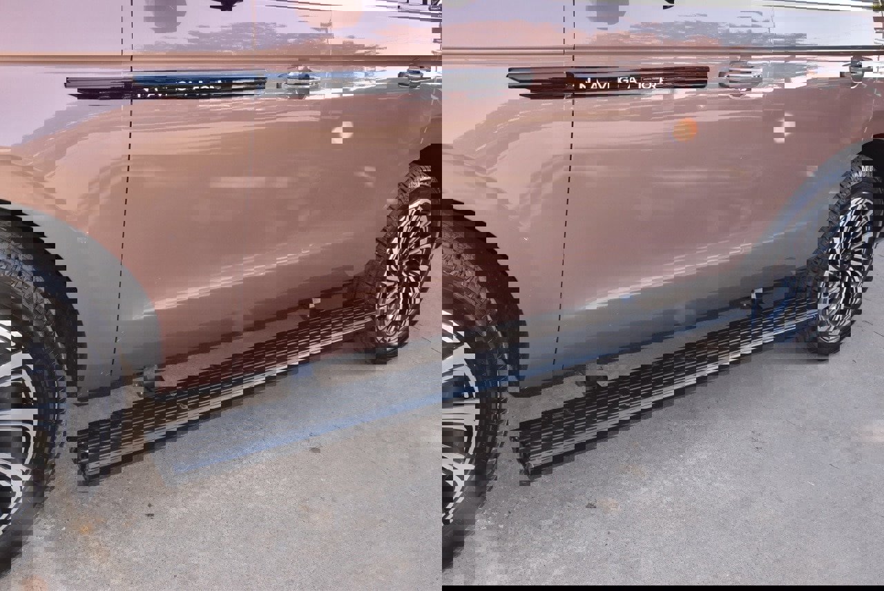 Certified 2025 Lincoln Navigator Black Label image 43