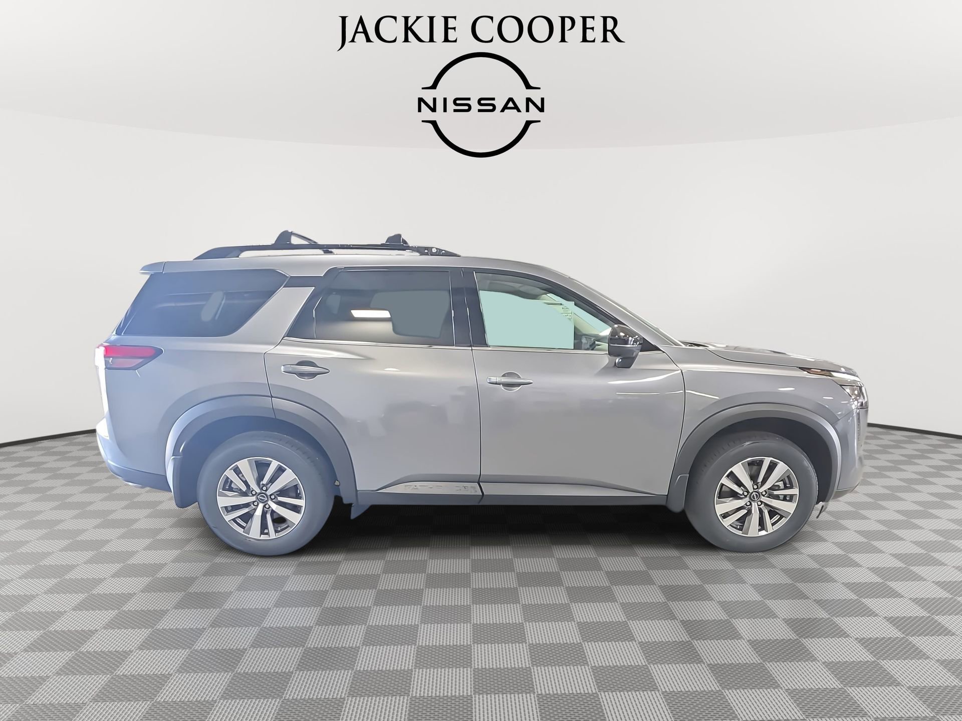 New 2026 Nissan Pathfinder SL image 4