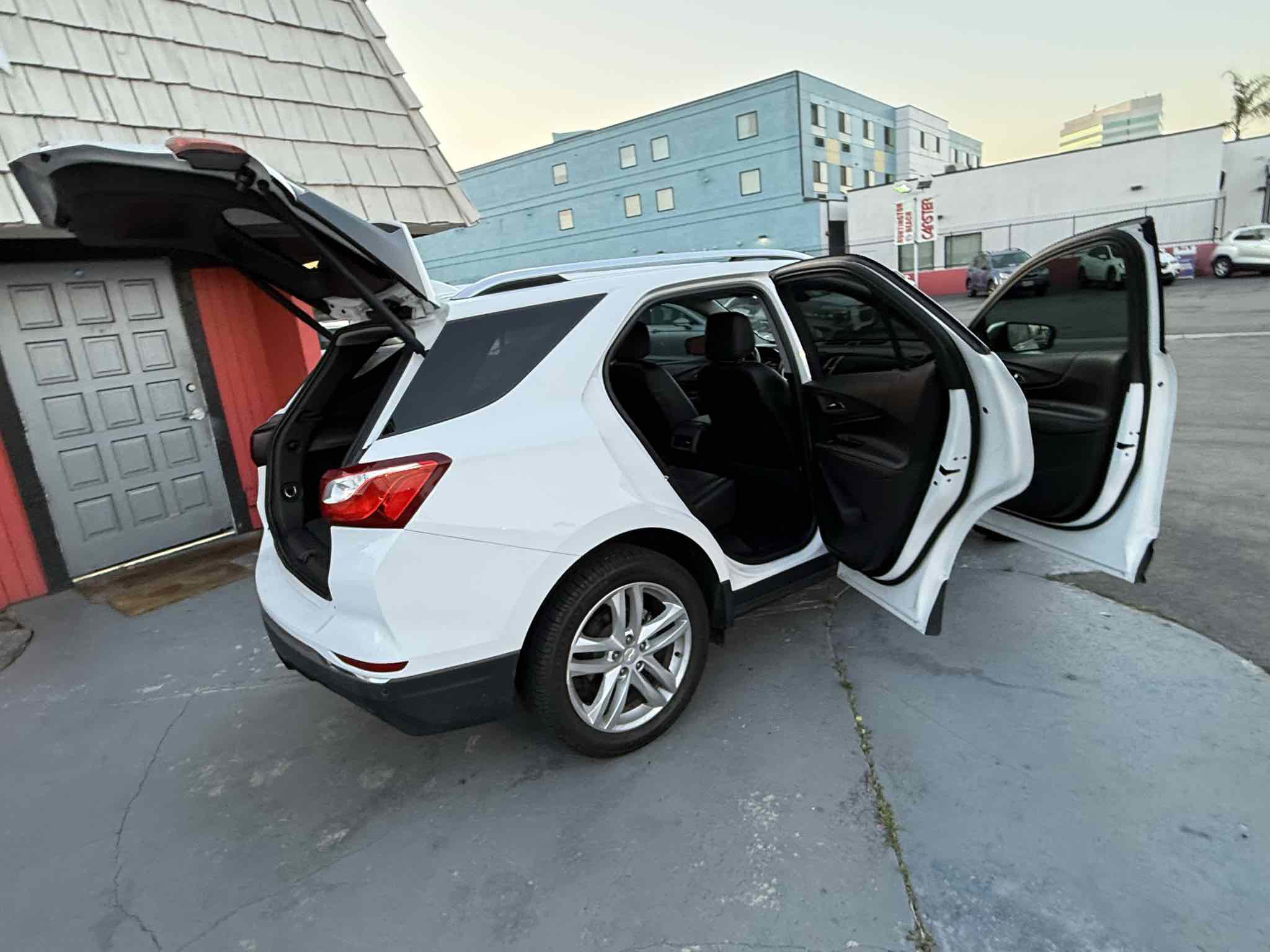 Used 2018 Chevrolet Equinox Premier FWD image 31