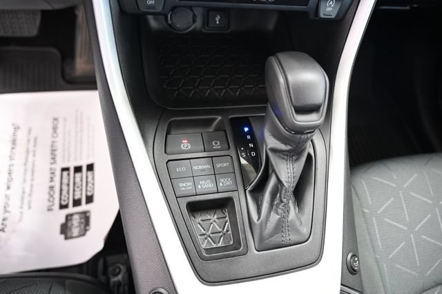 Used 2022 Toyota RAV4 XLE AWD/4WD image 20