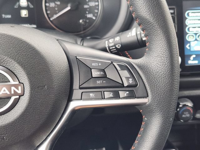 Used 2023 Nissan Kicks SR FWD image 29