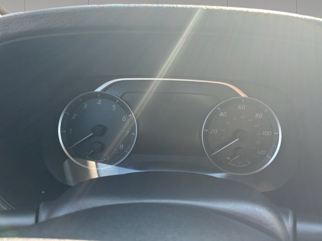Used 2024 Nissan Frontier SV AWD/4WD image 14