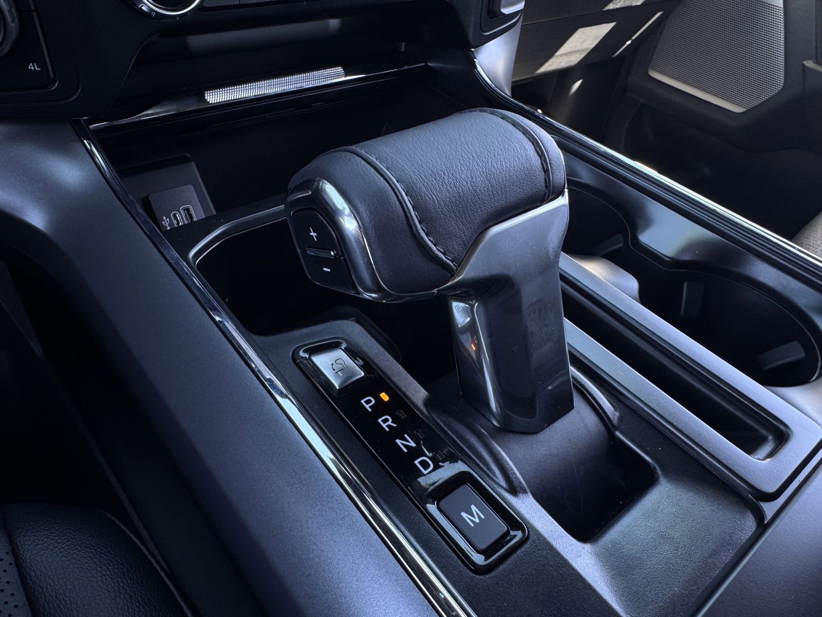 Used 2025 Ford F150 Lariat w/ Equipment Group 501A Mid image 21