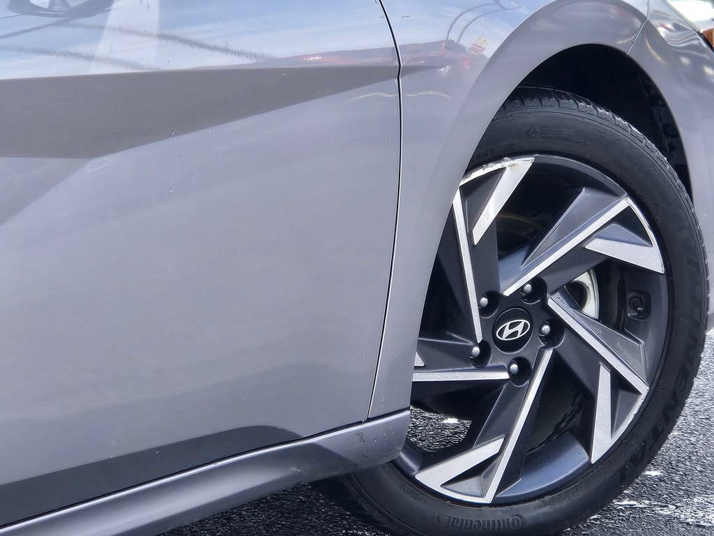 Certified 2024 Hyundai Elantra Limited FWD image 18