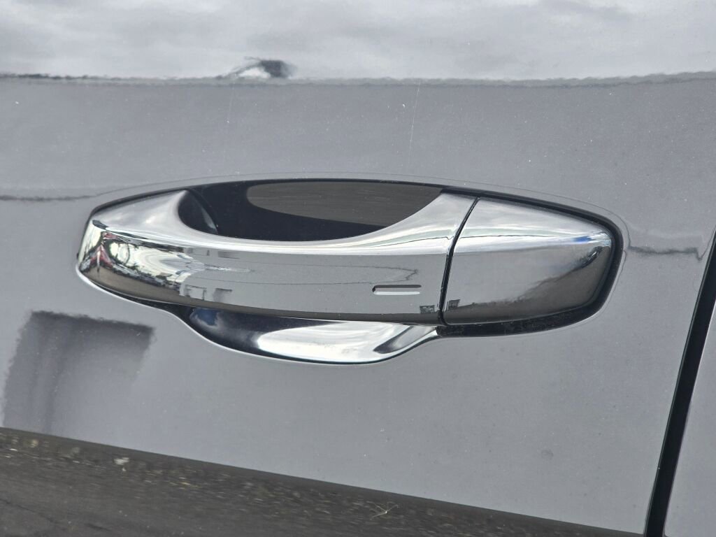 New 2025 Volkswagen Atlas SEL image 12