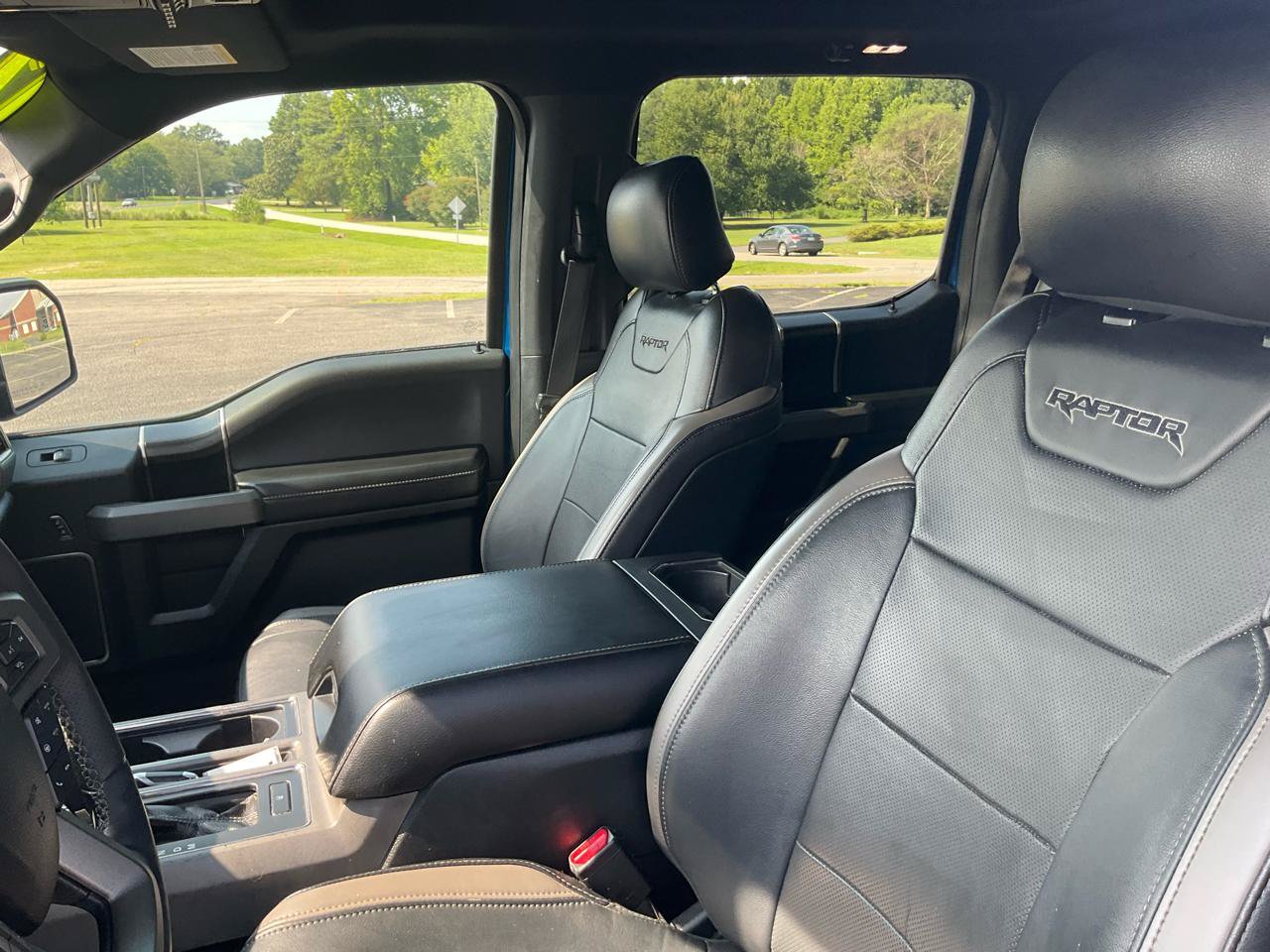 Used 2017 Ford F150 Raptor w/ Equipment Group 802A Luxury AWD/4WD image 15