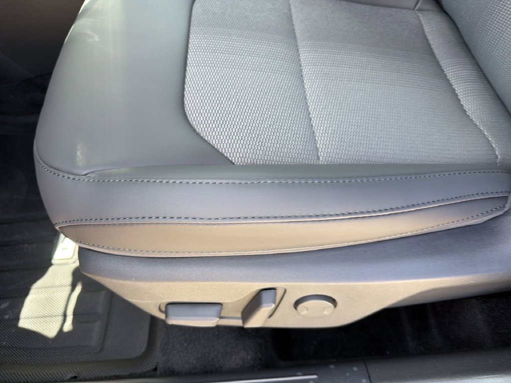New 2026 Kia Niro EX FWD image 15