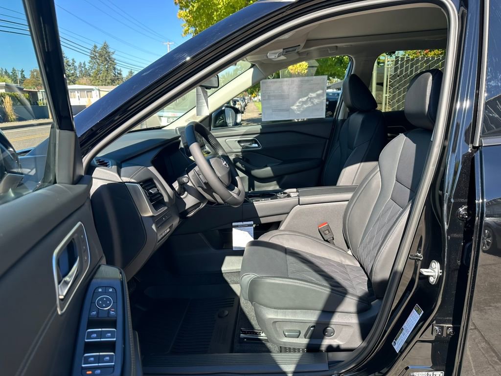 New 2026 Nissan Rogue Platinum w/ Platinum Premium Package AWD/4WD image 14
