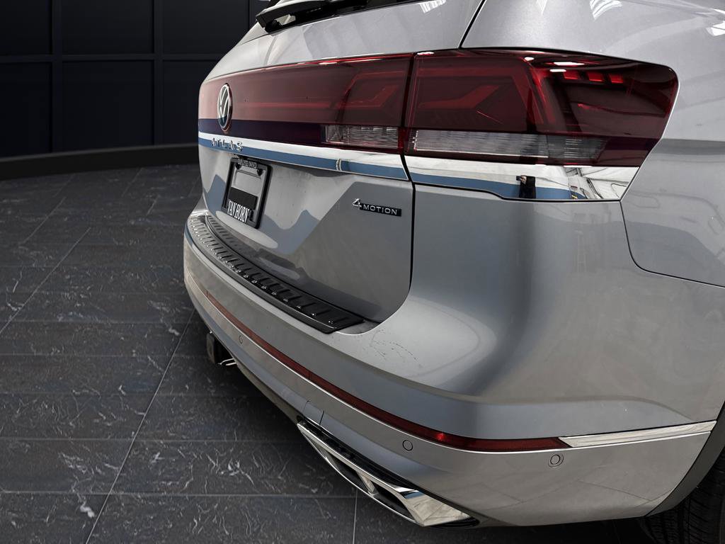 Used 2024 Volkswagen Atlas SEL Premium R-Line image 35