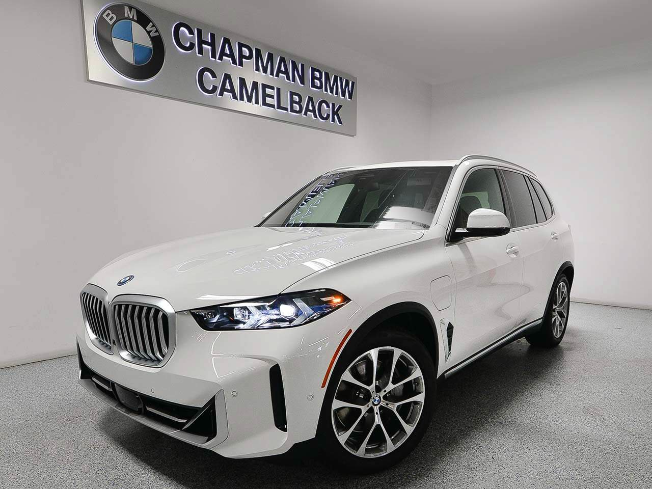 Used 2026 BMW X5 xDrive50e AWD/4WD image 1