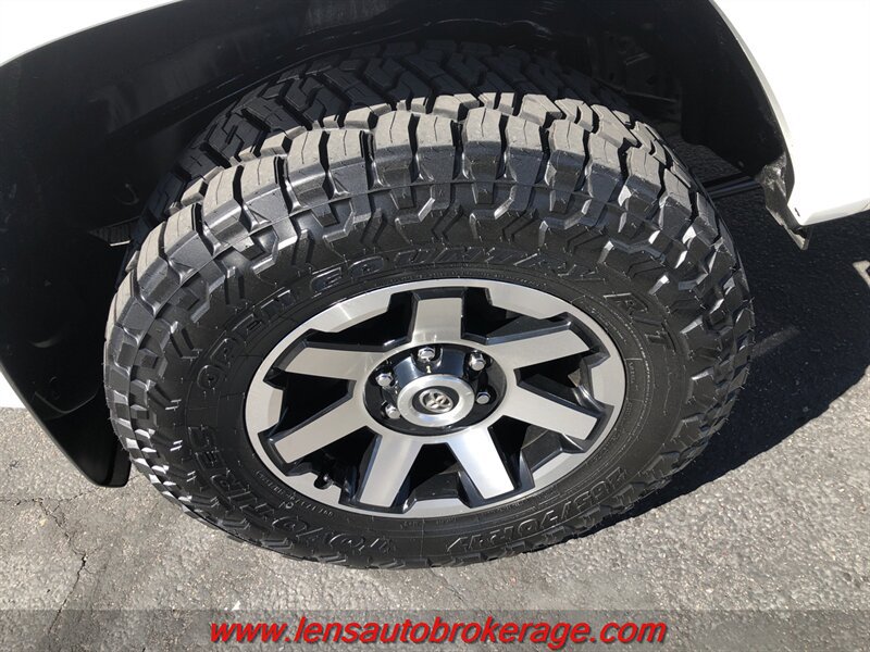 Used 2017 Toyota 4Runner TRD Off-Road AWD/4WD image 25