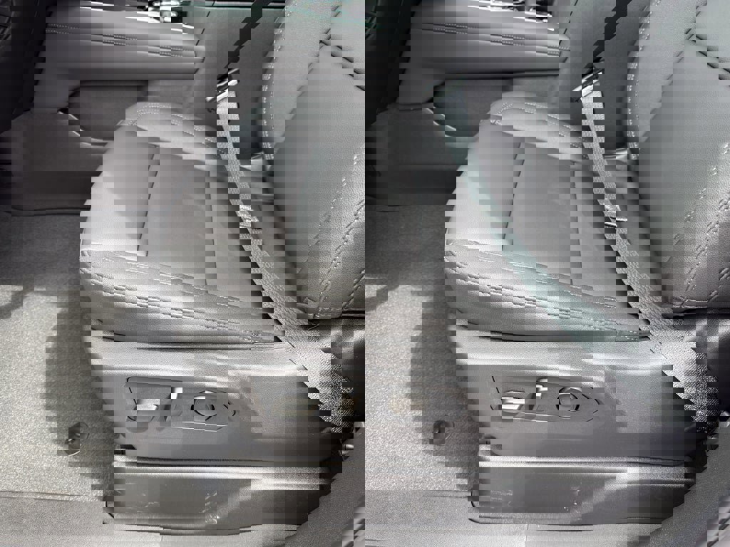 New 2026 Chevrolet Suburban LT w/ Comfort Package image 13