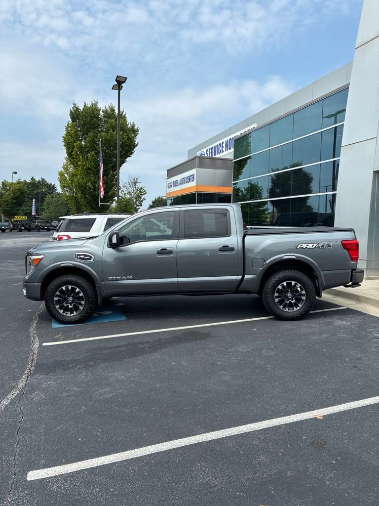 Used 2017 Nissan Titan PRO-4X AWD/4WD image 8