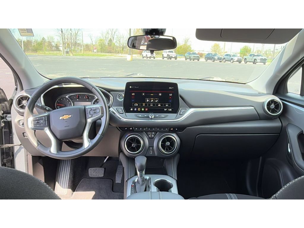 Used 2025 Chevrolet Blazer LT image 31