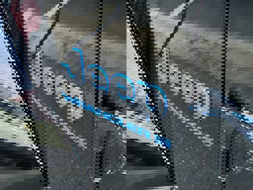 Certified 2025 Jeep Wrangler Unlimited Sahara w/ Safety Group image 19