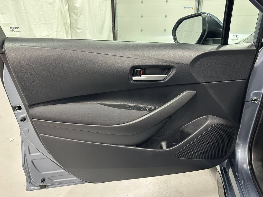 Used 2026 Toyota Corolla SE FWD image 8