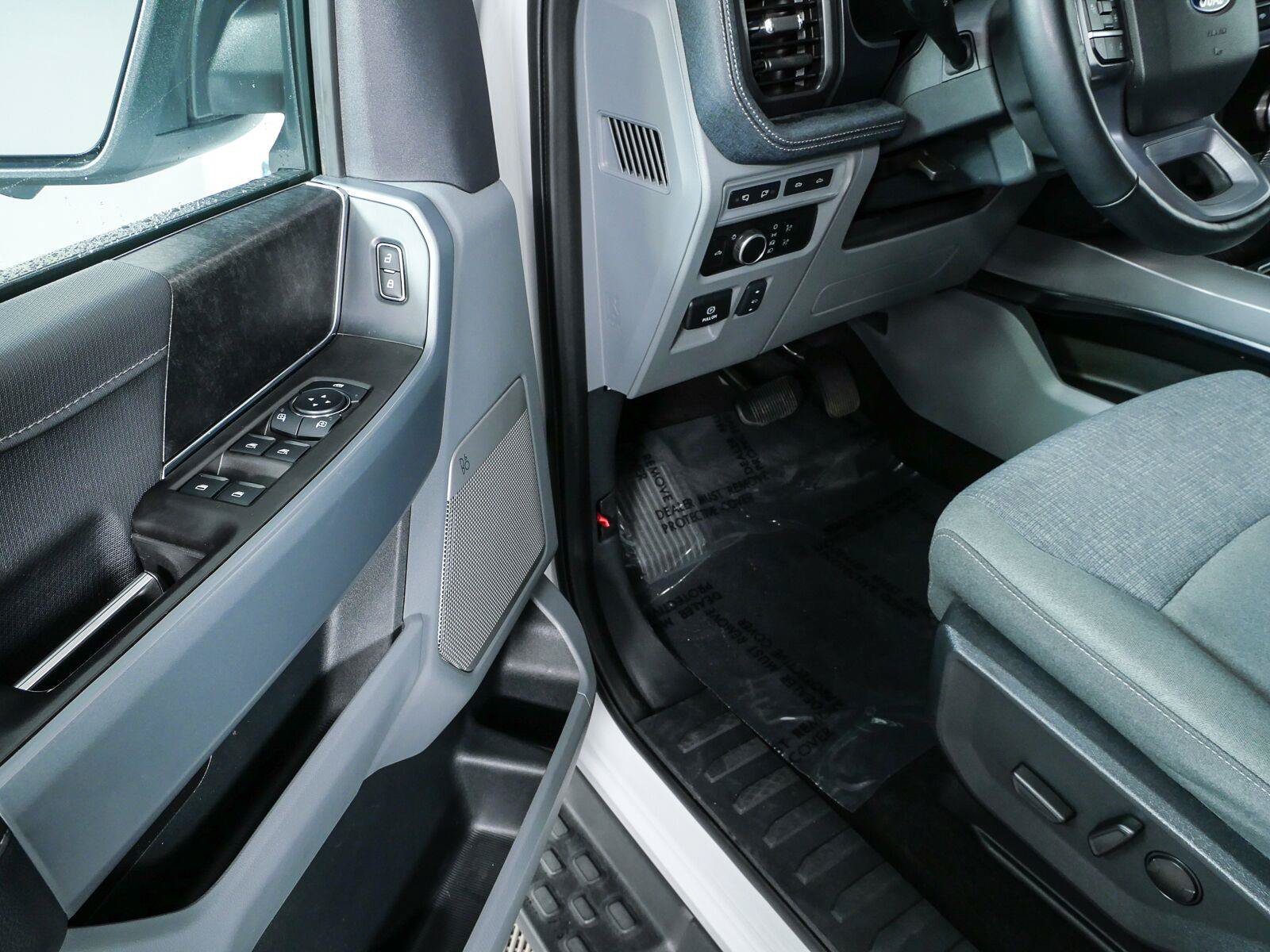 Used 2024 Ford F150 Lightning Flash AWD/4WD image 9