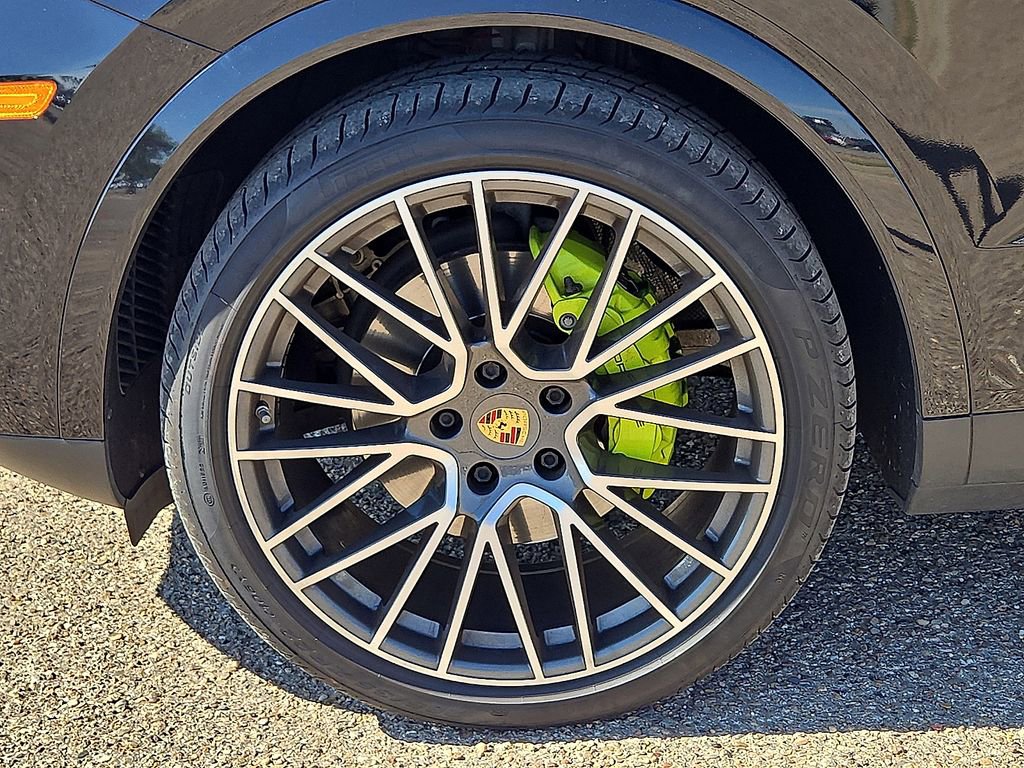 Used 2022 Porsche Cayenne E-Hybrid Coupe image 12