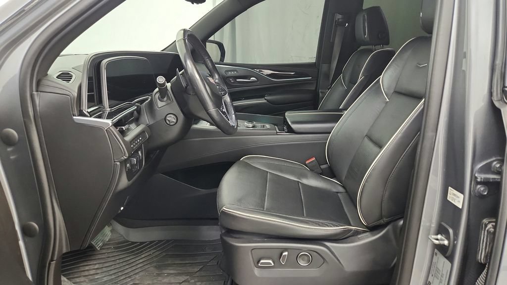 Used 2021 Cadillac Escalade Sport w/ LPO, ONYX Package AWD/4WD image 24