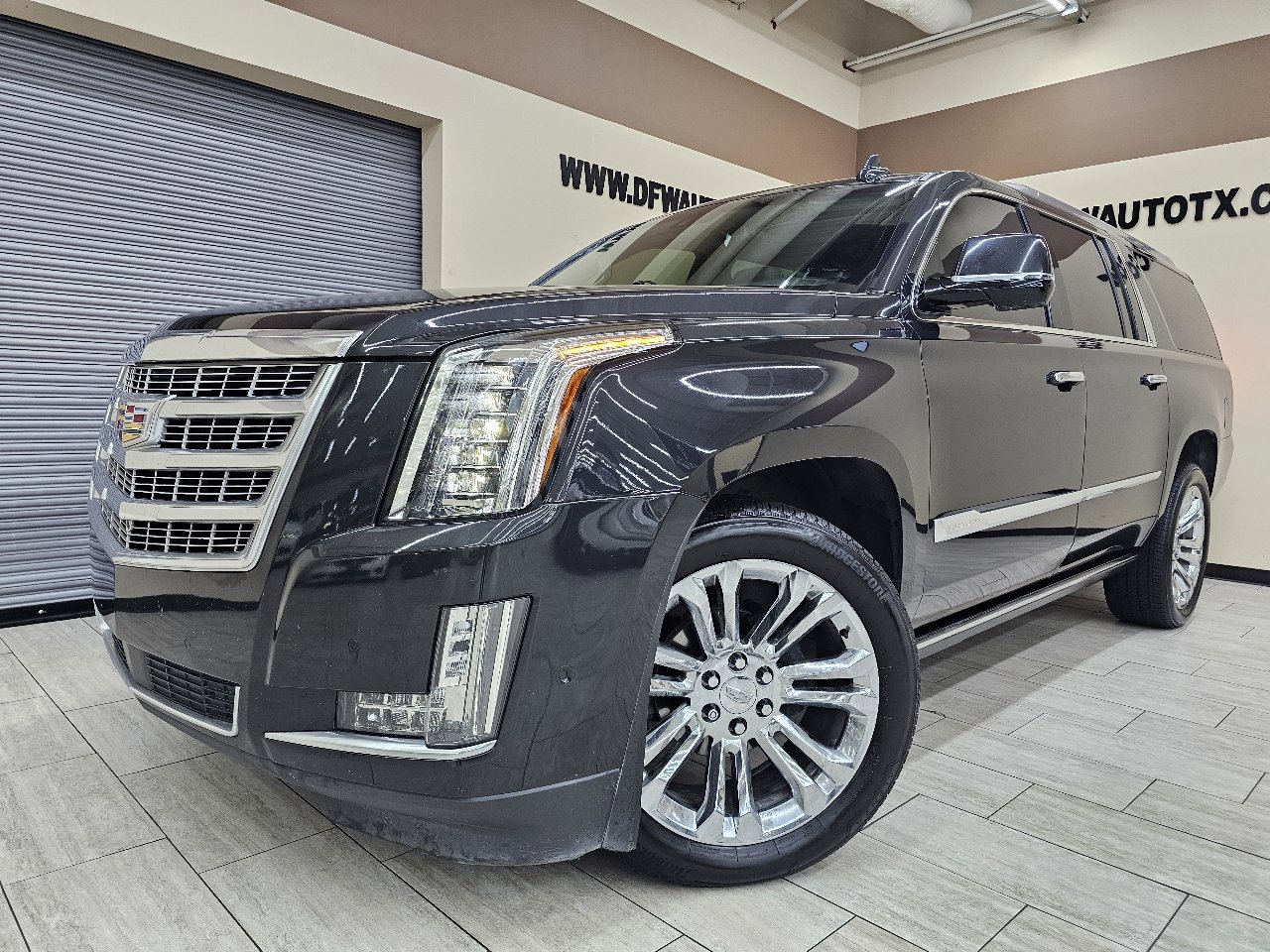 Used 2019 Cadillac Escalade ESV Premium Luxury w/ LPO, Radiant Package image 1
