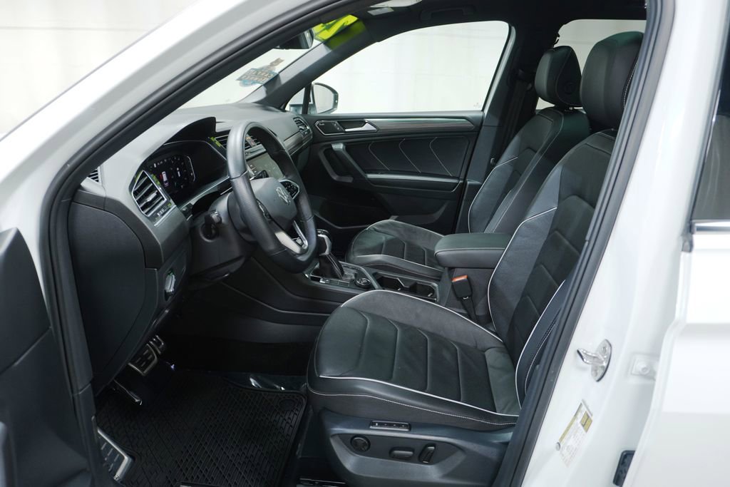 Used 2023 Volkswagen Tiguan SEL R-Line image 10