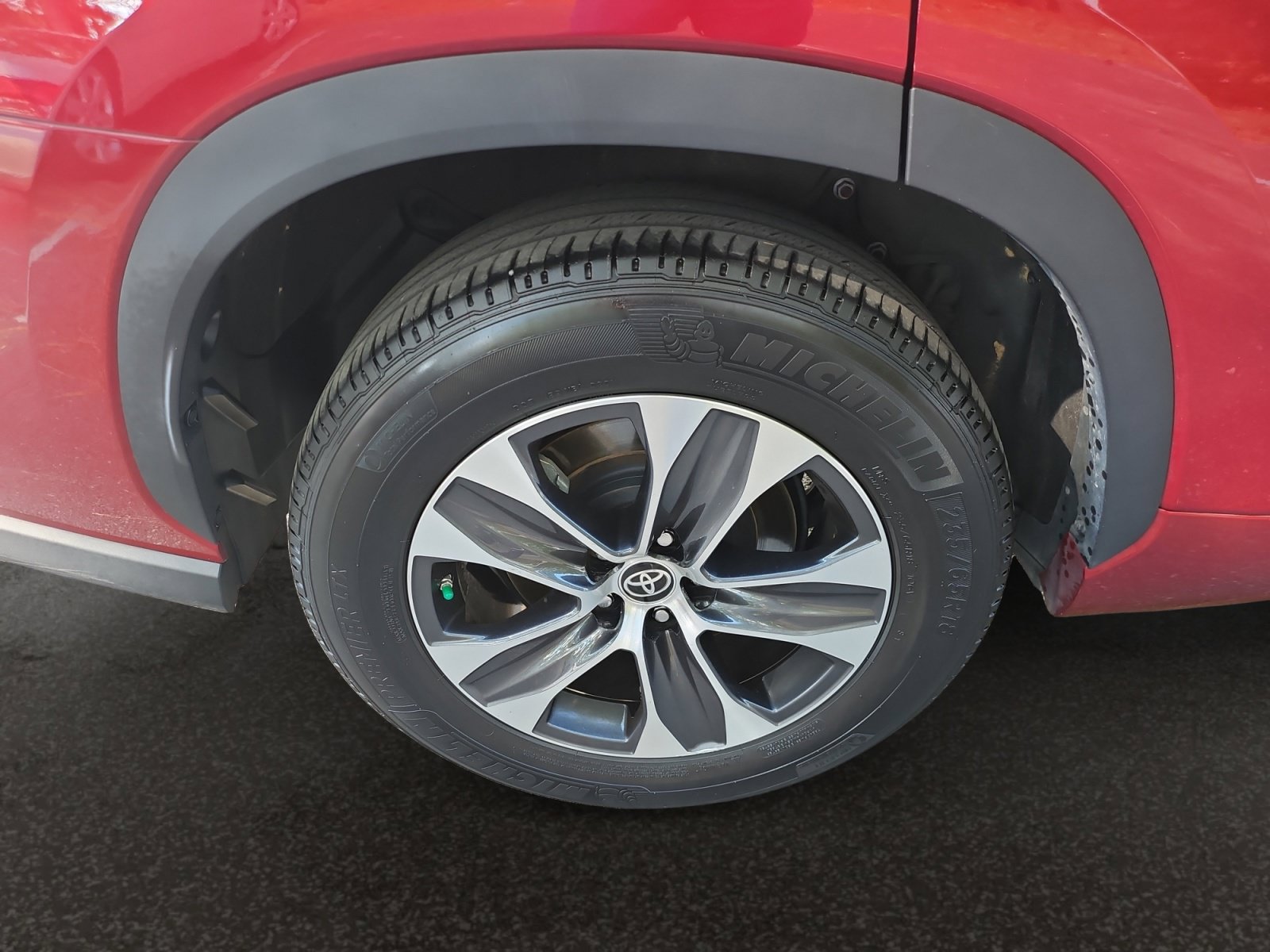 Used 2022 Toyota Highlander XLE FWD image 43
