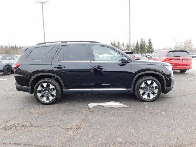 New 2026 Honda Pilot Touring image 2