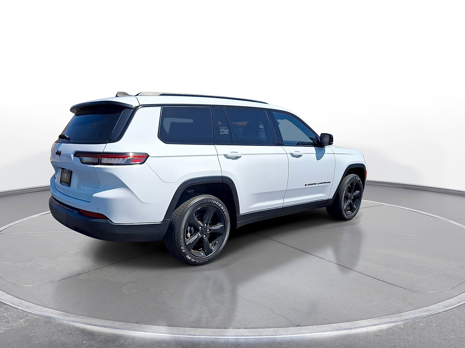 Used 2023 Jeep Grand Cherokee L Laredo AWD/4WD image 8