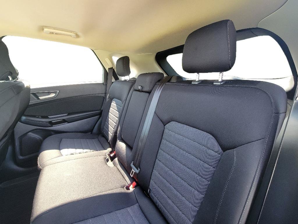 Used 2019 Ford Edge SE FWD image 23