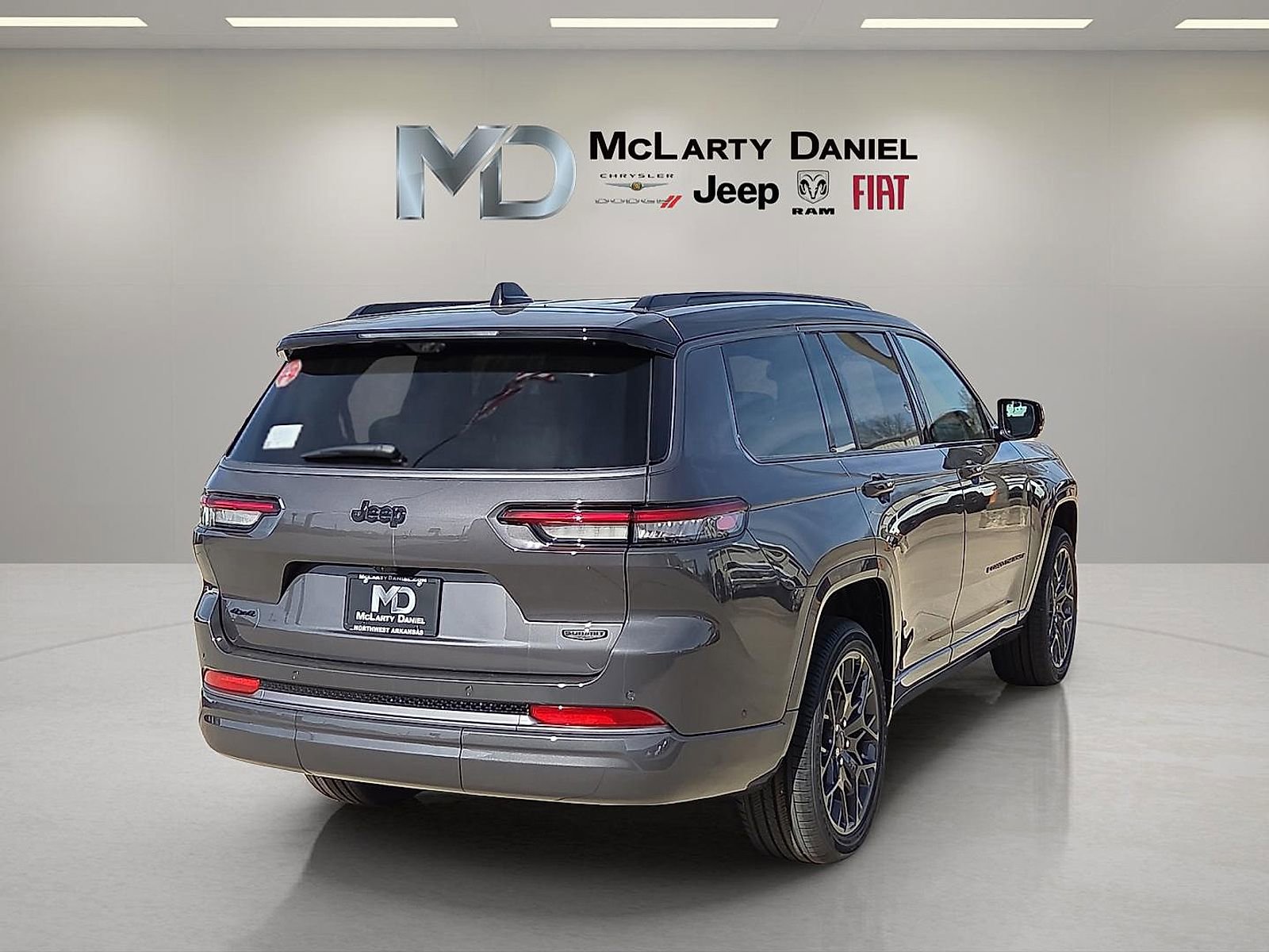 New 2026 Jeep Grand Cherokee L Summit w/ Obsidian Package image 5