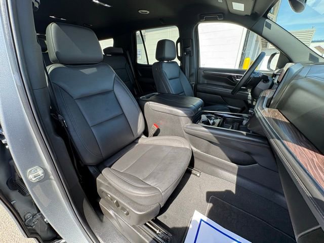 Used 2025 Chevrolet Tahoe Z71 AWD/4WD image 31