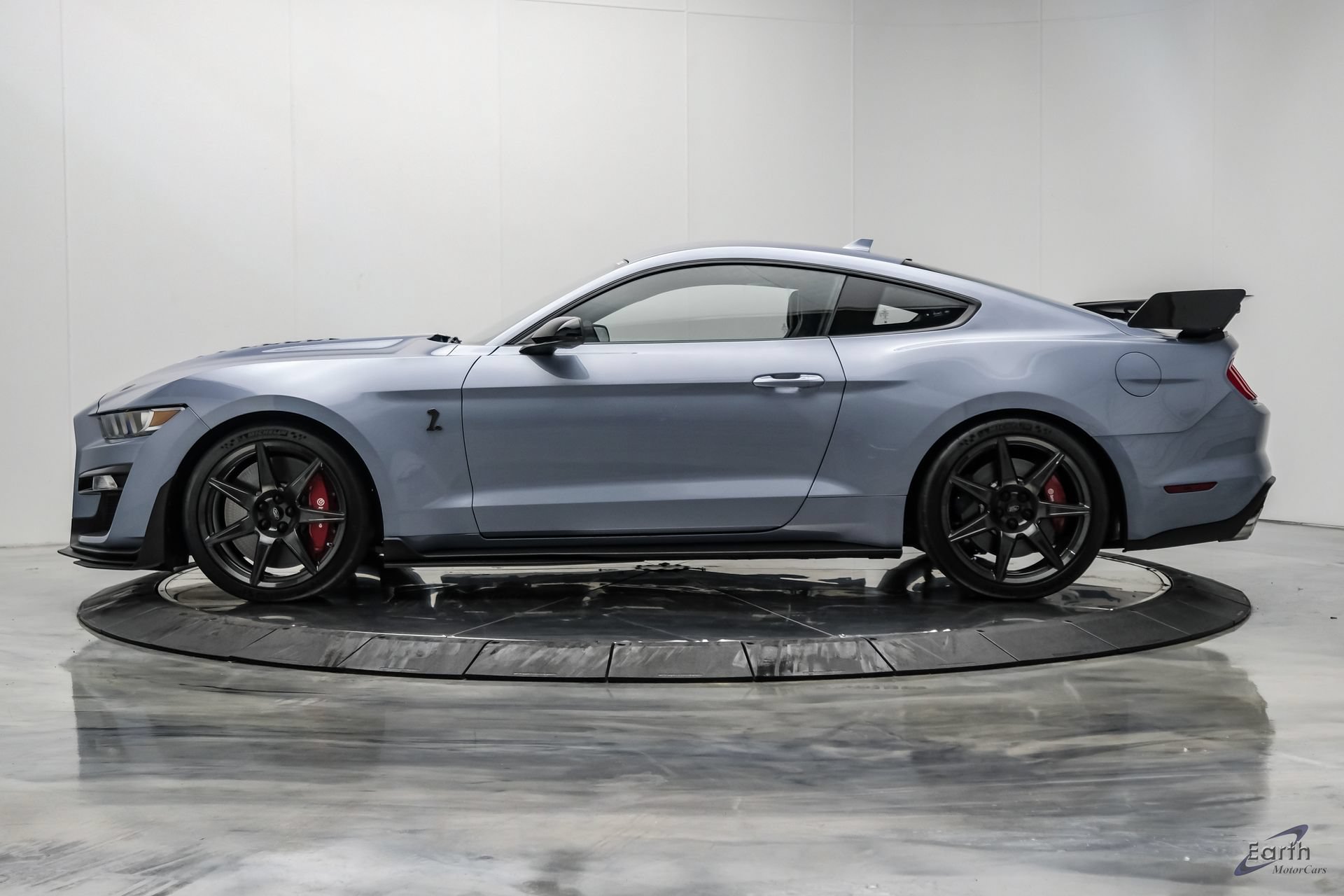 Used 2022 Ford Mustang Shelby GT500 w/ Carbon Fiber Track Pack RWD image 8