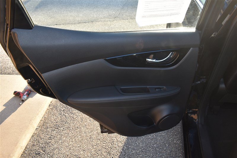 Used 2022 Nissan Rogue Sport SL AWD/4WD image 22