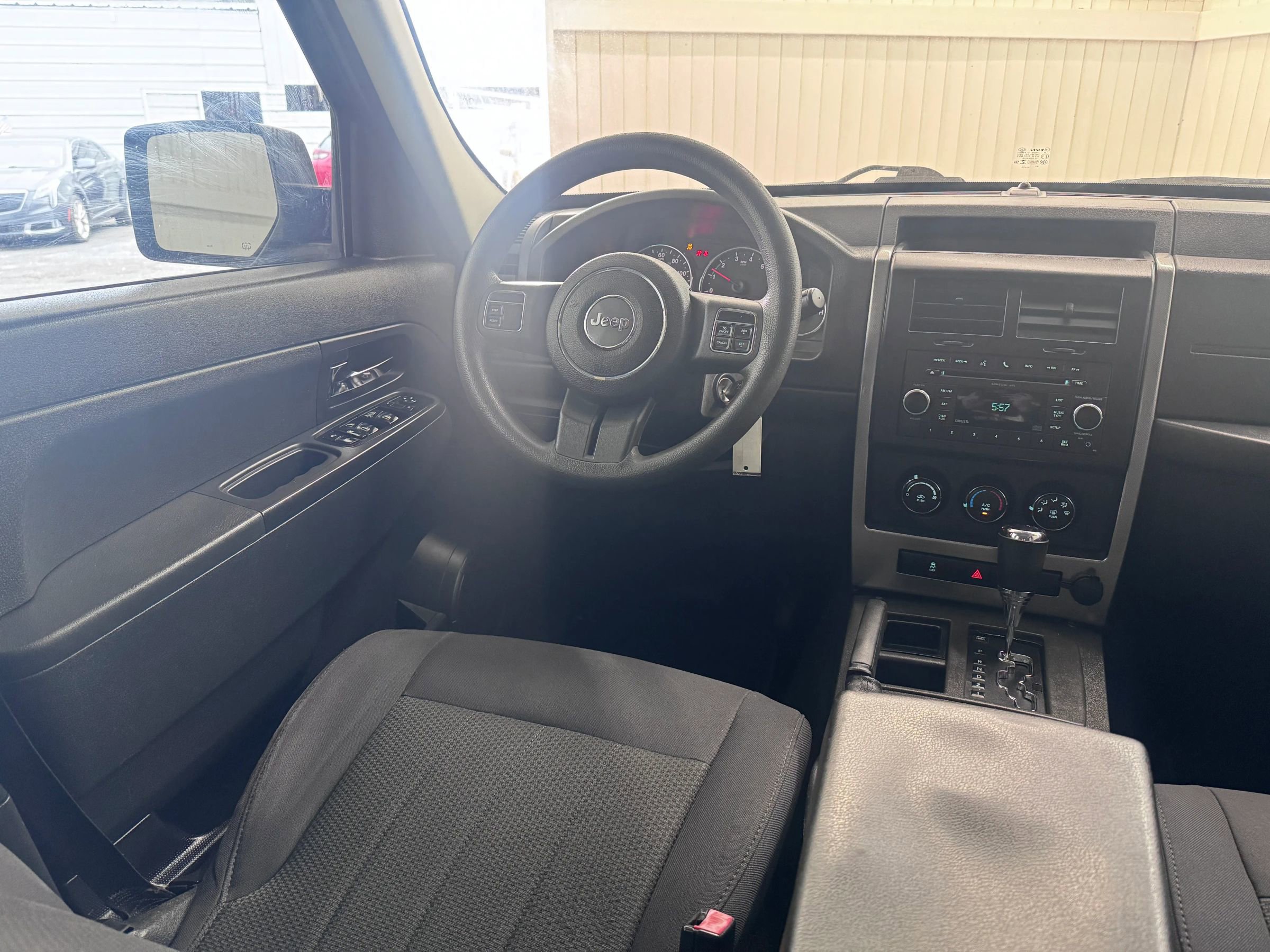 Used 2011 Jeep Liberty Sport image 14