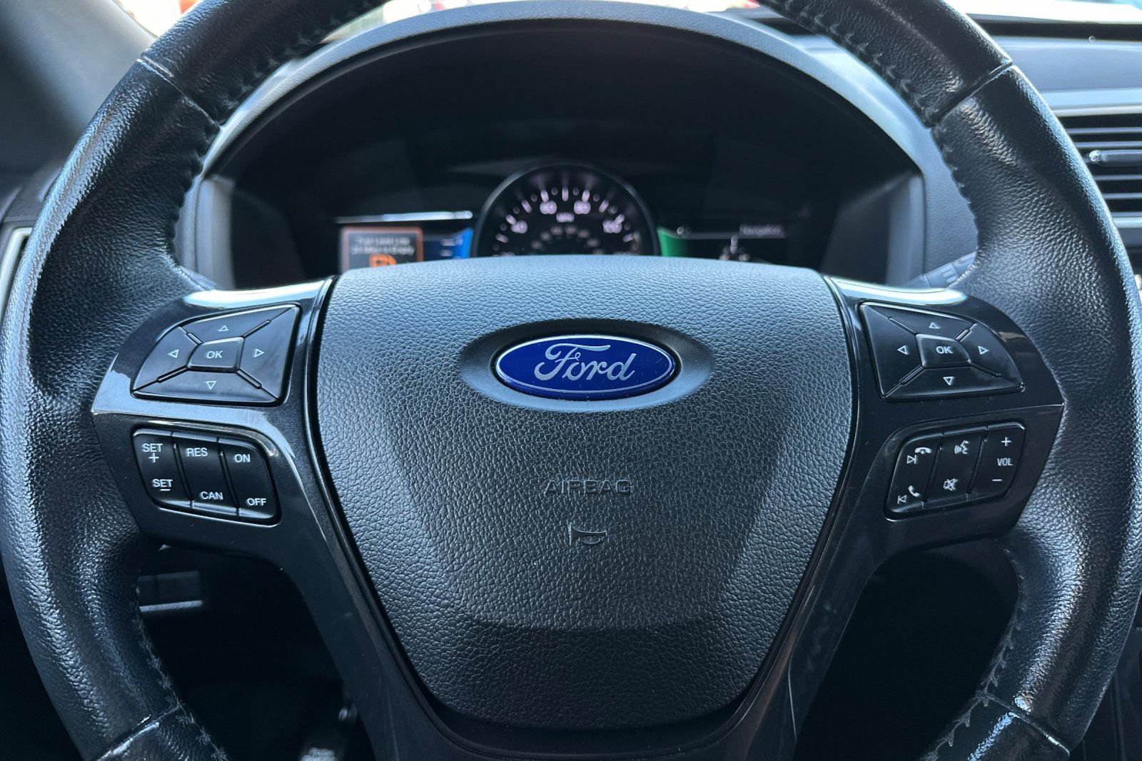 Used 2017 Ford Explorer XLT w/ Equipment Group 202A image 23