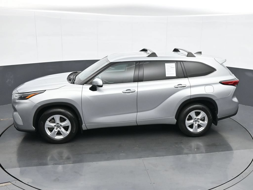 Used 2022 Toyota Highlander L AWD/4WD image 20