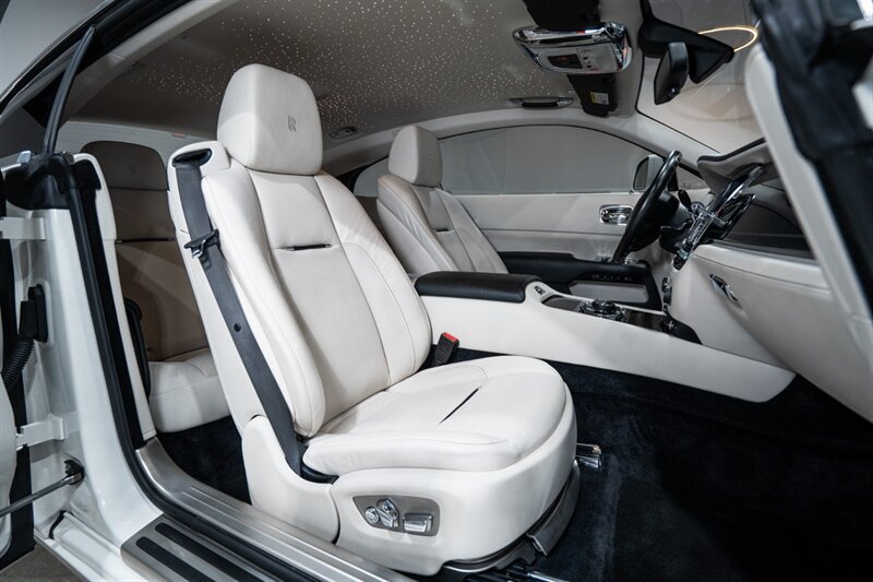 Used 2016 Rolls-Royce Wraith RWD image 30