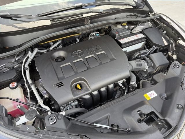 Used 2019 Toyota C-HR LE FWD image 25