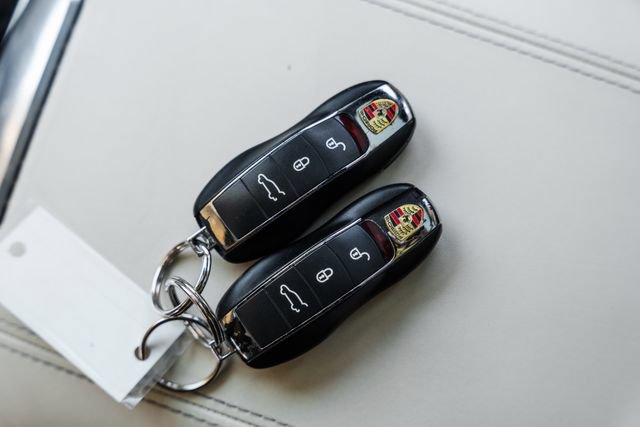 Used 2016 Porsche Cayenne Turbo AWD/4WD image 84