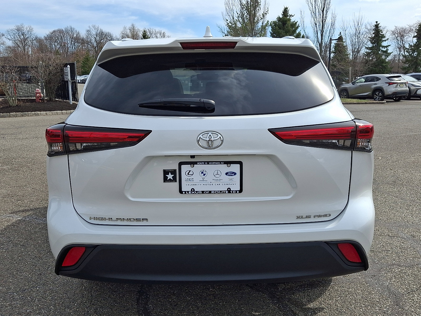 Used 2023 Toyota Highlander XLE image 5