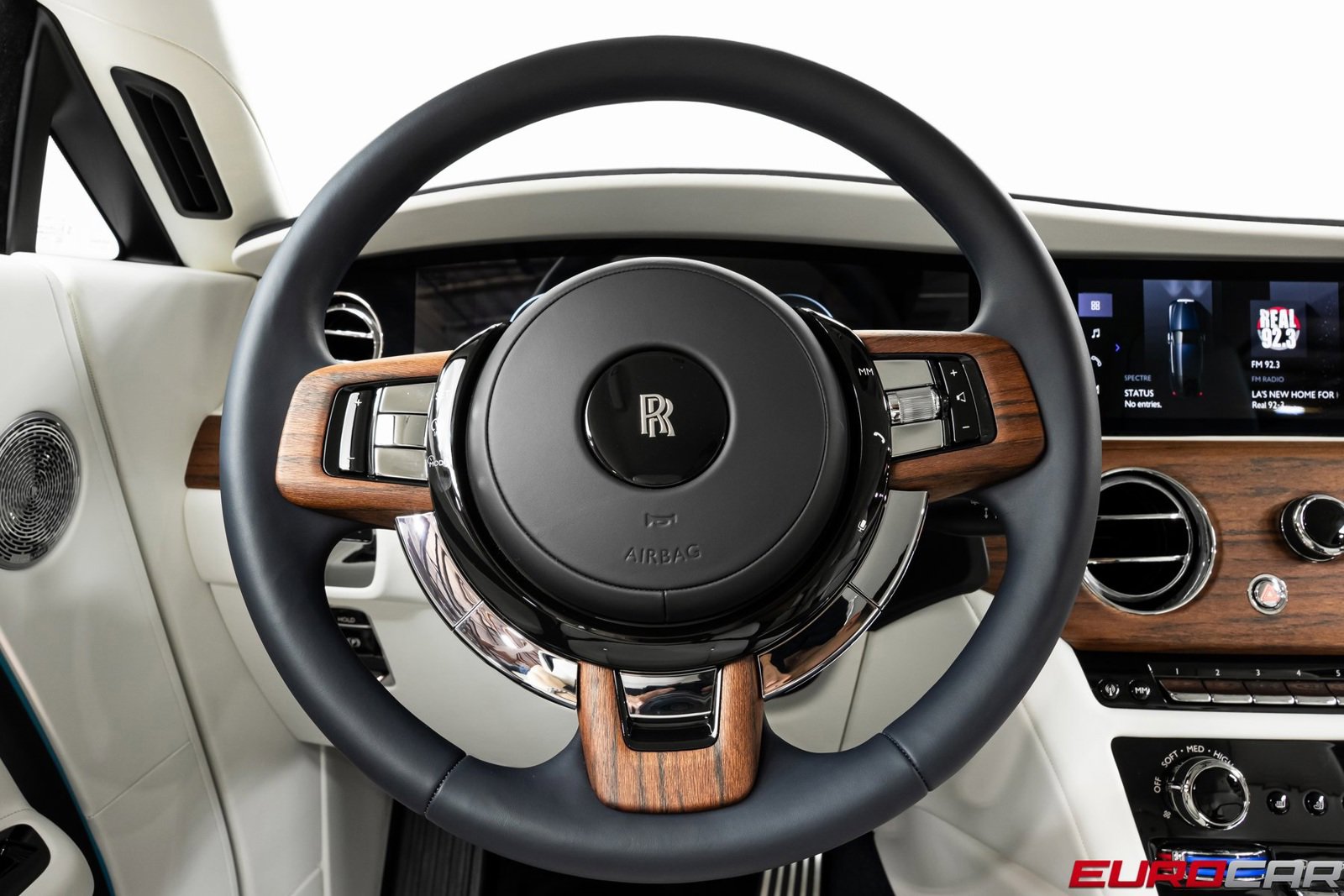 Used 2024 Rolls-Royce Spectre image 24