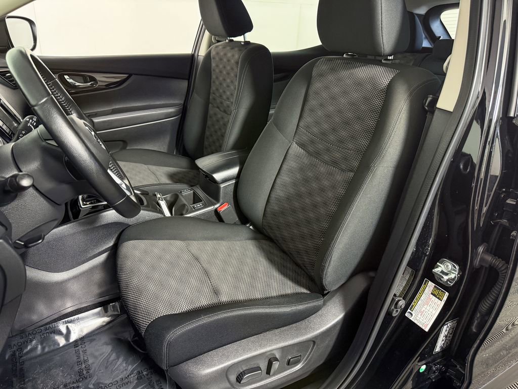 Certified 2022 Nissan Rogue Sport SV image 17