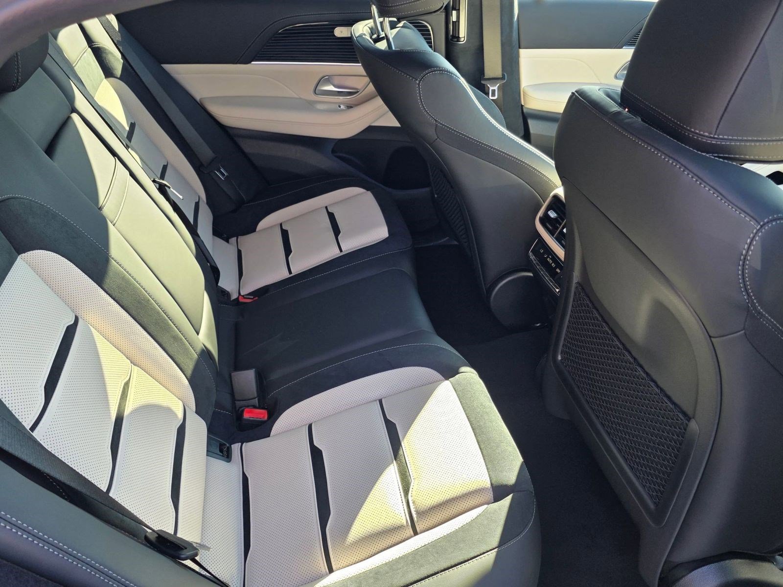 New 2026 Mercedes-Benz GLE 63 AMG S image 21