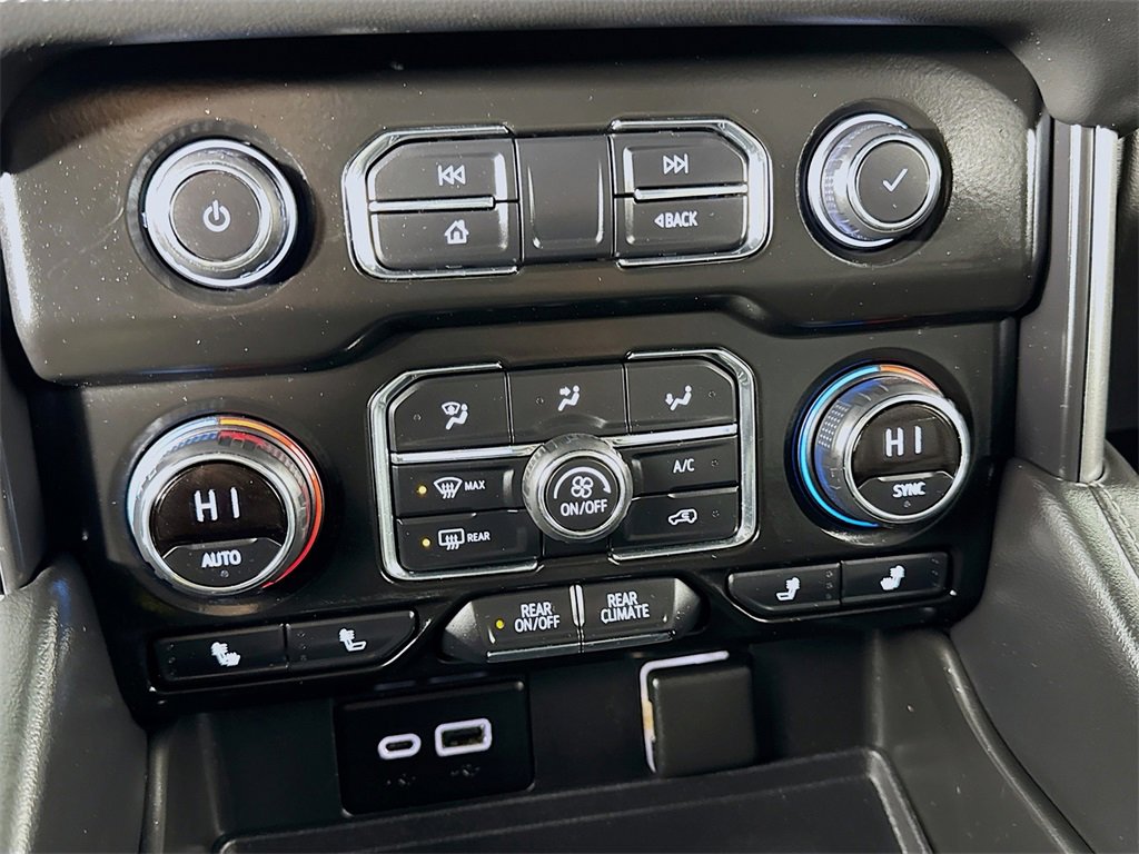 Used 2021 Chevrolet Suburban LT image 19