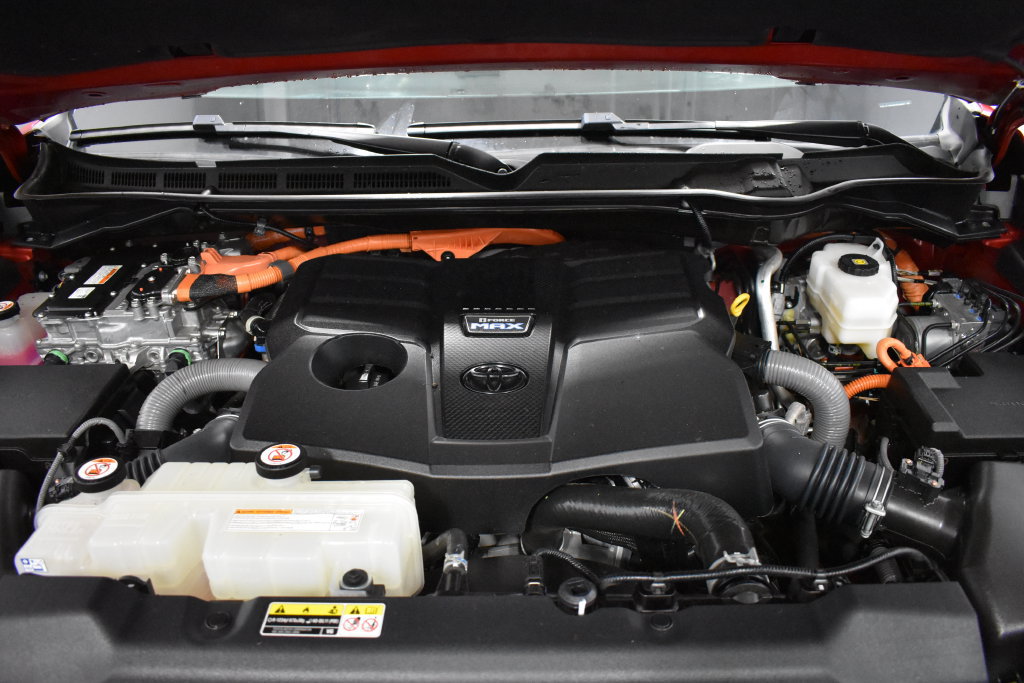 Used 2024 Toyota Tundra Limited AWD/4WD image 34