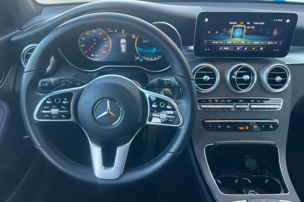 Used 2022 Mercedes-Benz GLC 300 4MATIC image 11